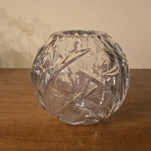 Lovely Lead Crystal Rose Bowl Vase